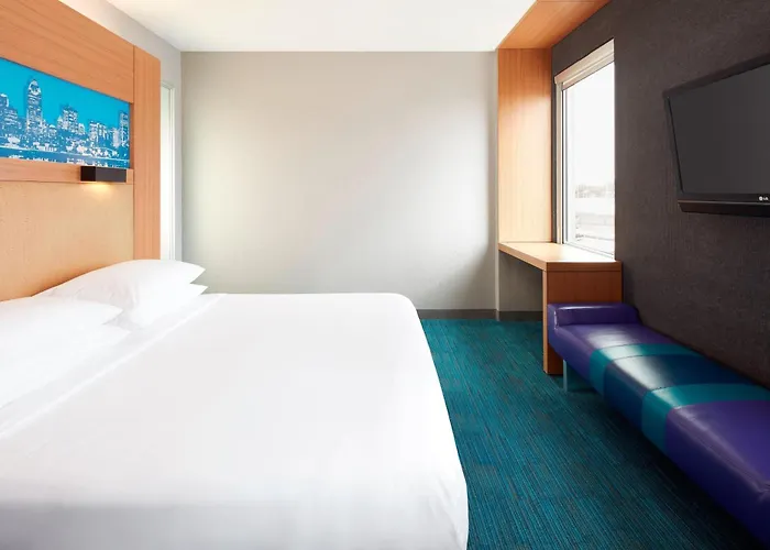 Aloft Montreal Airport