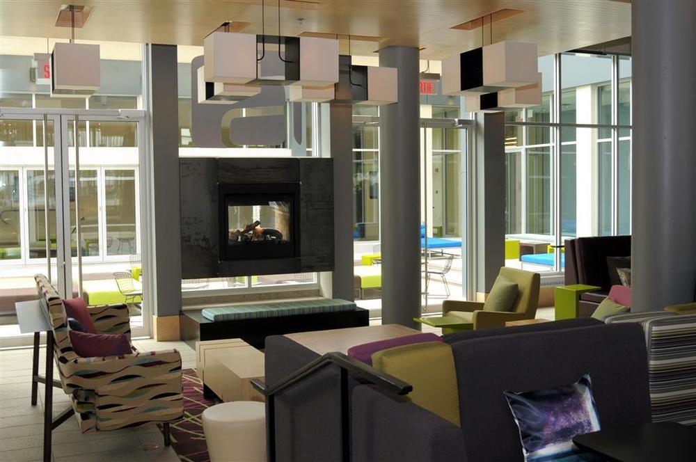 Hotel Aloft Montreal Airport Dorval