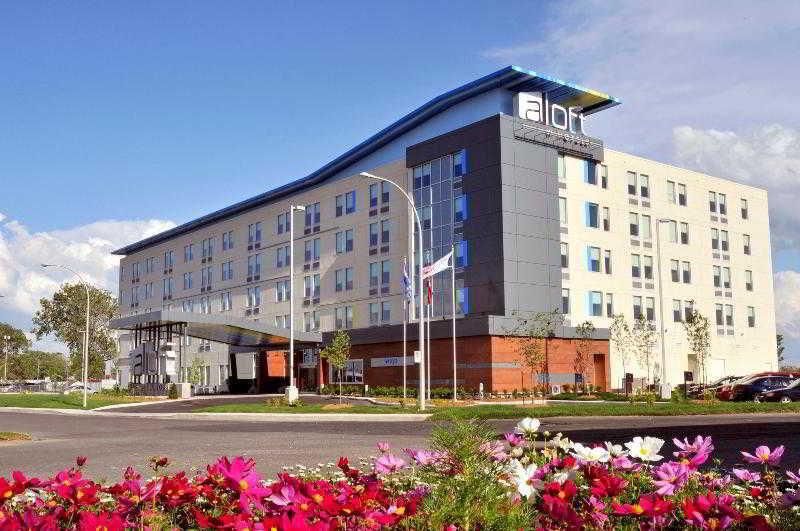 Hotel Aloft Montreal Airport