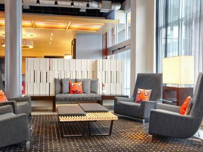 Aloft Montreal Airport 3*