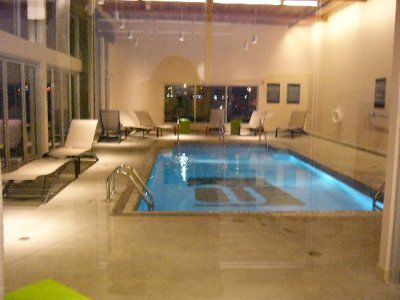 Hotel Aloft Montreal Airport 3*