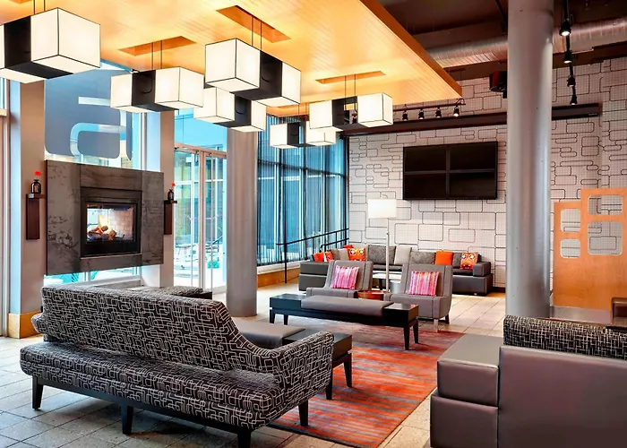 Aloft Montreal Airport