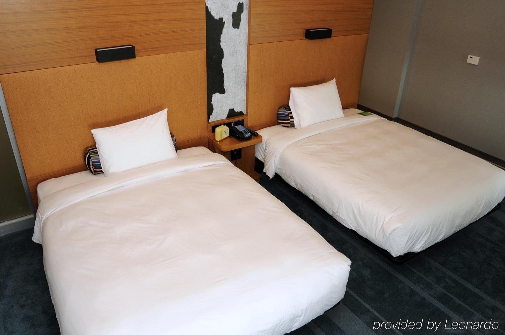Aloft Airport Hotel