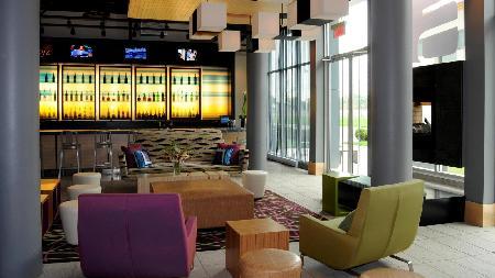 Aloft Airport Hotel 3*