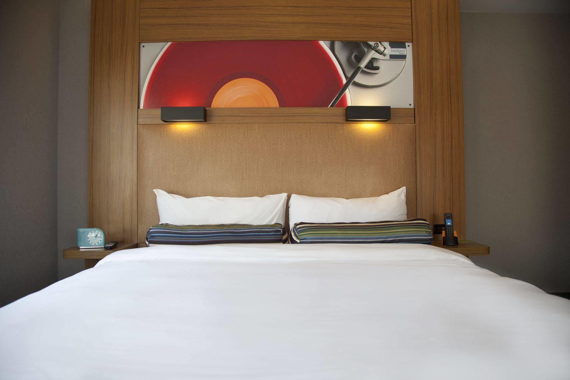 Aloft Airport Montreal